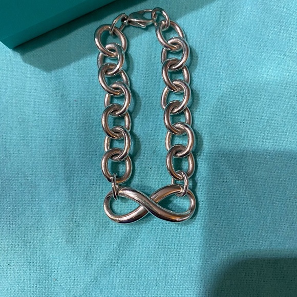 Tiffany & Co. Infinity Bracelet Wide Link 7.5" NEW - Picture 2 of 6